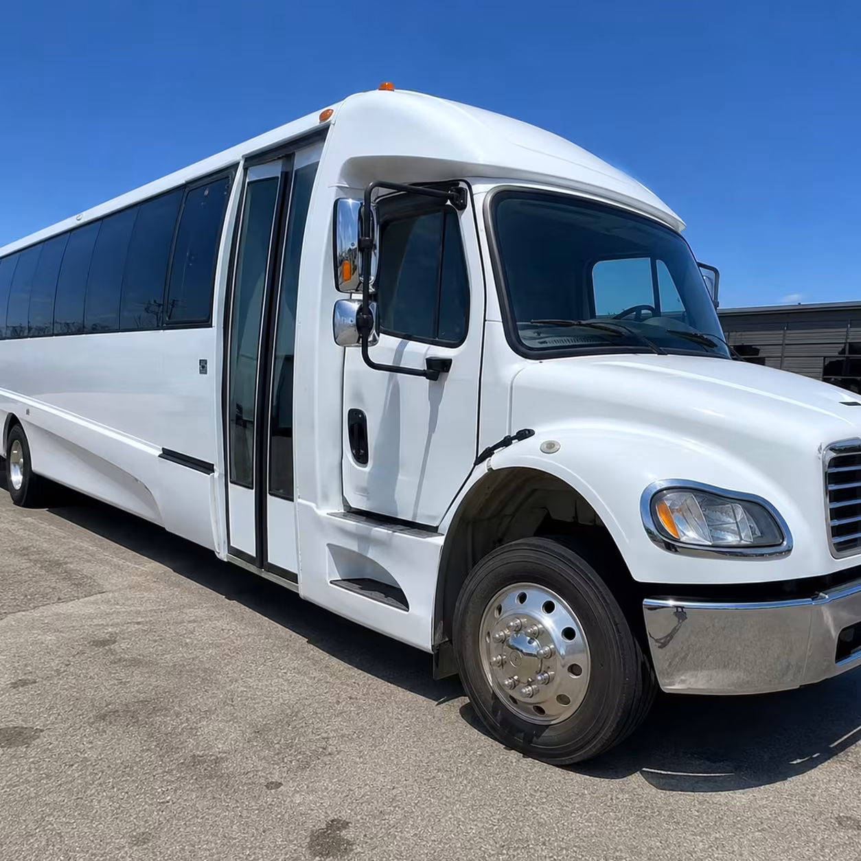 inglewood minibus rentals for kia forum concerts