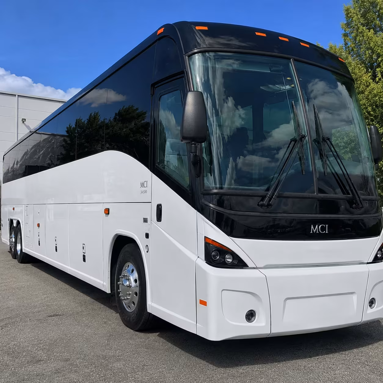 you can find and book employee transportation in inglewood and any nearby city